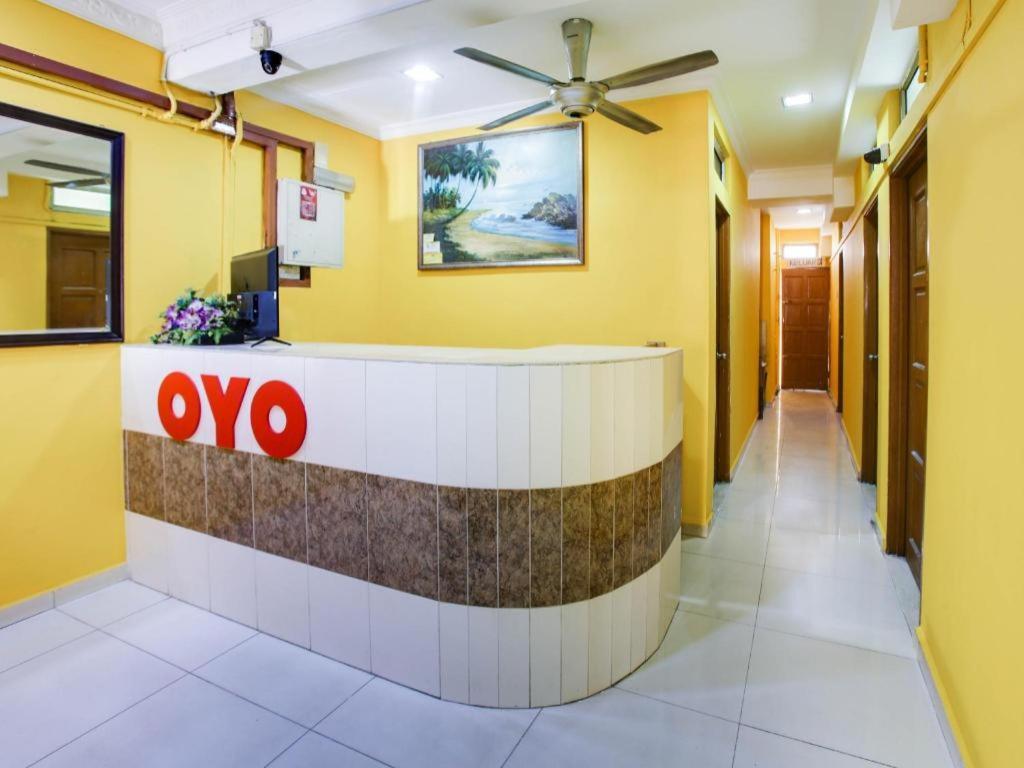 Oyo 89406 Lucky Budget Hotel Nilai Eksteriør billede