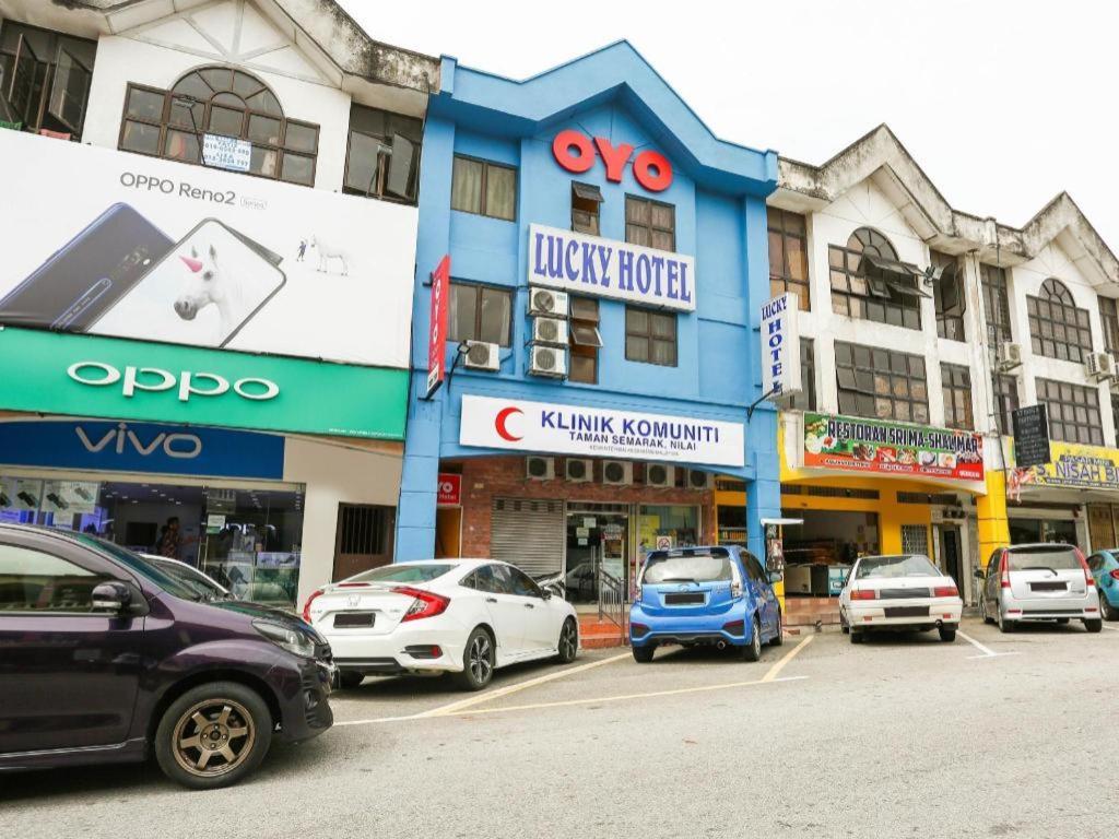 Oyo 89406 Lucky Budget Hotel Nilai Eksteriør billede