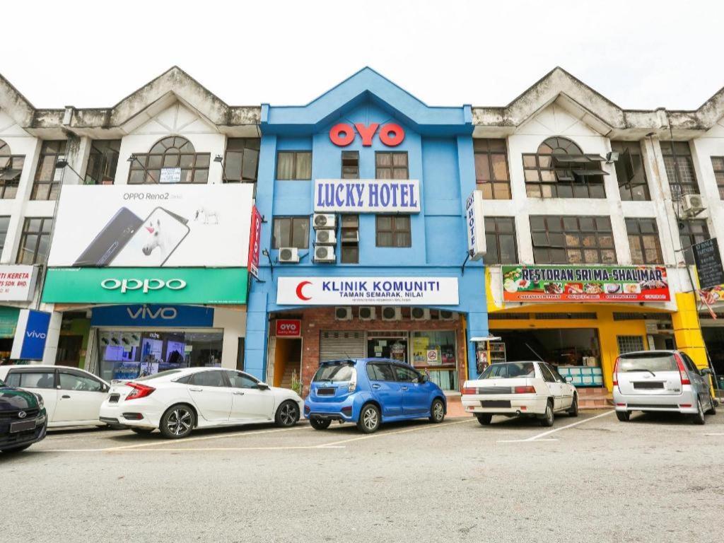 Oyo 89406 Lucky Budget Hotel Nilai Eksteriør billede