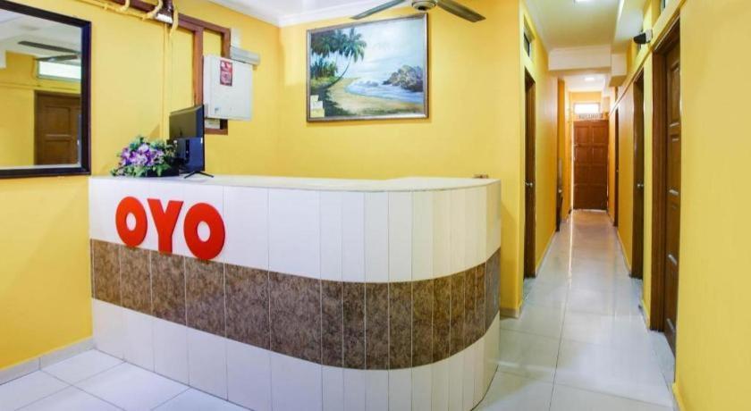 Oyo 89406 Lucky Budget Hotel Nilai Eksteriør billede