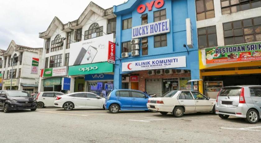 Oyo 89406 Lucky Budget Hotel Nilai Eksteriør billede