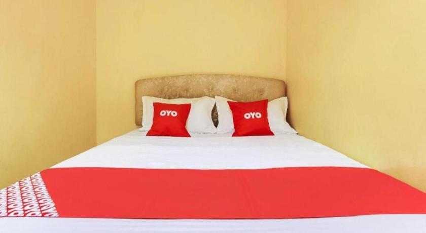 Oyo 89406 Lucky Budget Hotel Nilai Eksteriør billede